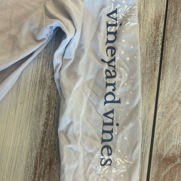 Kids Size 7 Vineyard Vines Light Blue Pocket Tee with yeti Holiday Graphic - Picture 2 of 4